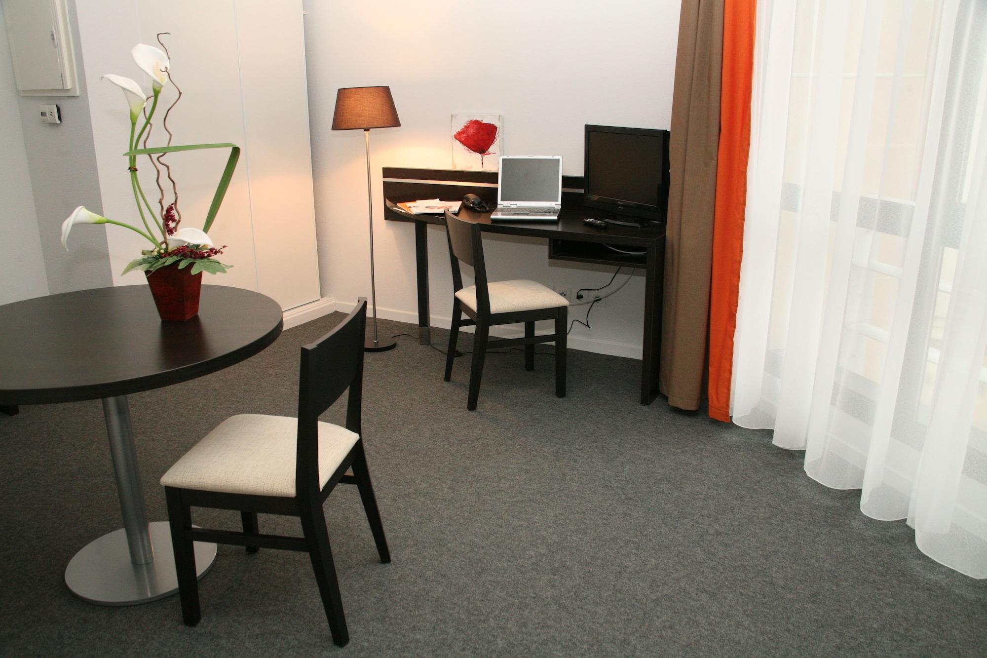 Nemea Appart Hotel Home Suite Nancy Centre Экстерьер фото